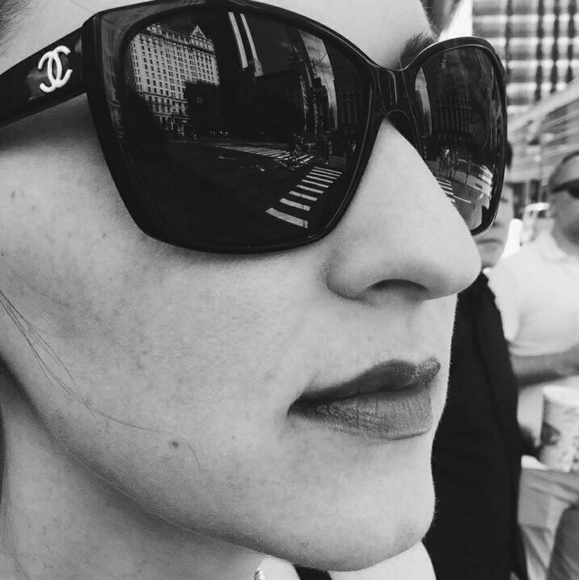 Meet your Posher - Picture 3 of 4